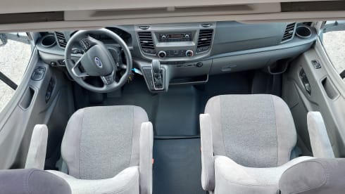 blauw – Carado Camper semi-integrated 4 per.