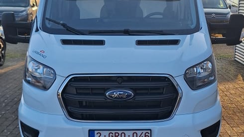 Spacious 4p camper RollerTeam Performance Plus 247 TL Ford