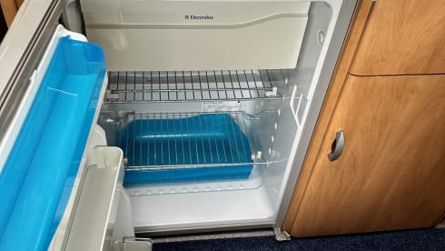 2p Hymer B574 fixed bed air conditioning