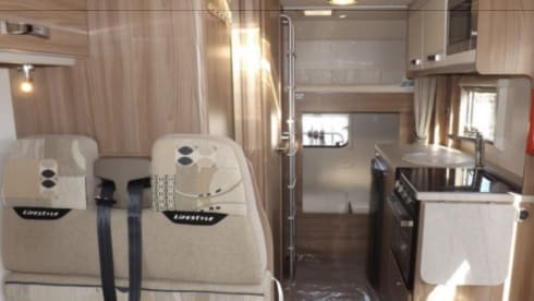 Special edition Lifestyle 696-Black edition – 6 berth Swift Escape Lifestyle 696 2015-breakdown cover included 