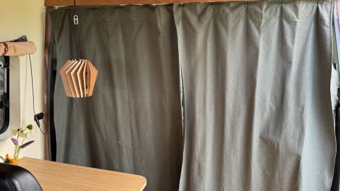 SJEF – Sfeervolle 4p off-grid familie buscamper