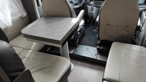 Benny – Nice camper for 4 people from 2022