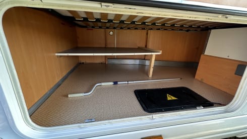 Piloot – Pilote camper - a big people camper! fully furnished!