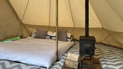 Carol – 2019 VW T6 Caravelle, 4 berth + a cosy bell tent & stove!