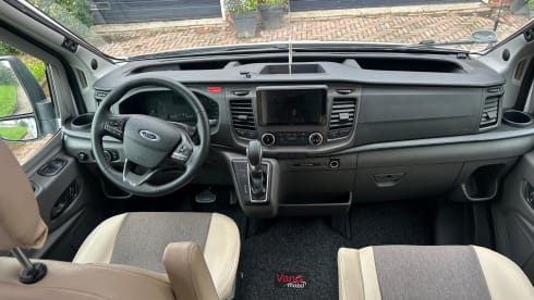 AUTOMATIC 4-seater Ford Bürstner Lineo 2023
