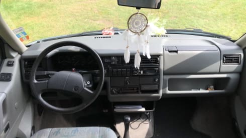 Bussie – 4p Volkswagen bus from 1996