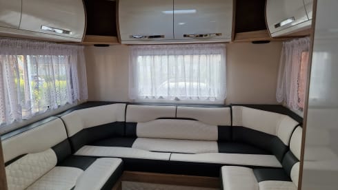 5 belts and 6 berth Fiat AutoRoller 747  year 2021