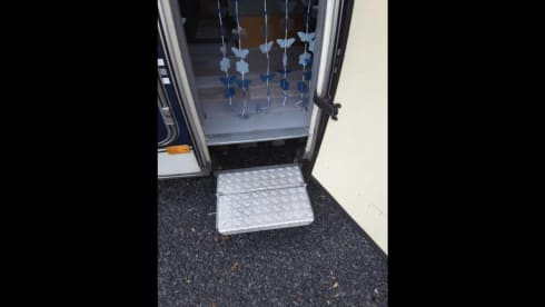 Kluk kluk – Wohnmobil mit (Fahrrad-)Träger und Rampe!