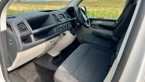 Sally – 4 berth Volkswagen Transporter campervan