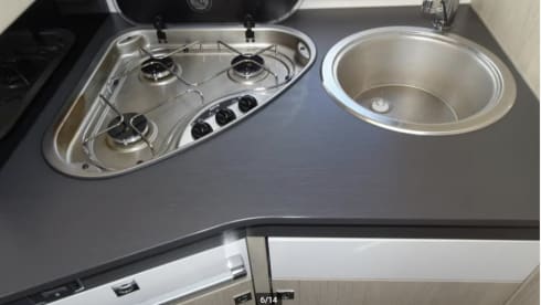 Challenger – Comfortable semi-integrated with large queen bed and lots of light