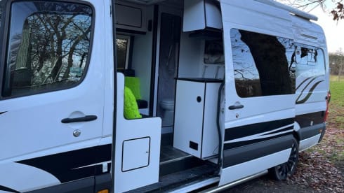 Sheila – Volkswagen Crafter Wohnmobil mit 5 Schlafplätzen (2016)