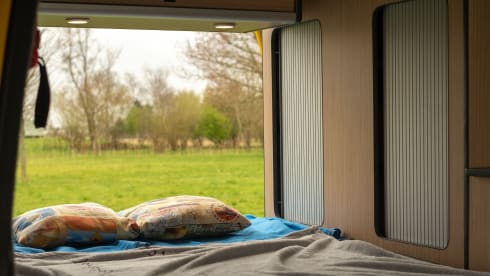 Yellow Submarine – Bus camper VW T5 Extended - Just like a car