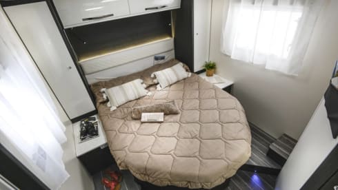 New 71 reg Roller Team 696 4 Birth Luxury Motorhome