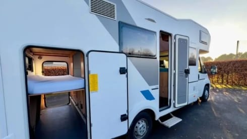 Adria – 7 berth Fiat Ducato  Adria sunliving 