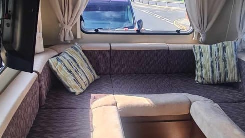 Marlene – 6 Berth Fiat Roller Team 746