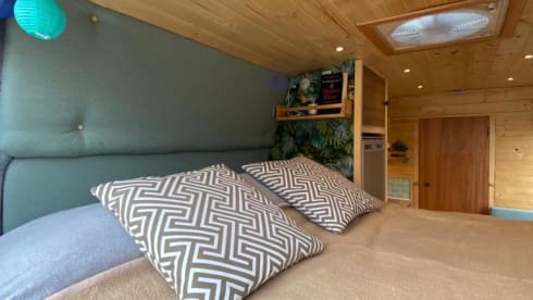 Surf Camper – Off Grid Camperbus Fiat Ducato L2H2 (for hot and cold days)