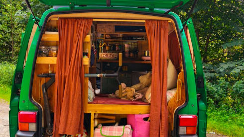 Kikker – 4p Volkswagen bus uit 2000