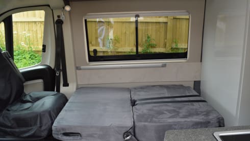 Klara – Autobus Peugeot 4 couchettes de 2018