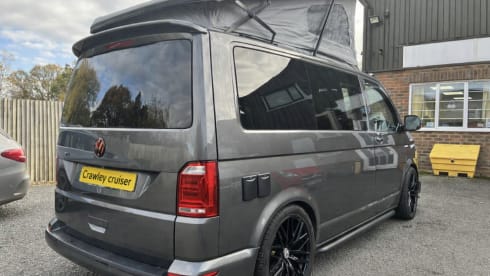 Crawley Cruiser – 4 berth Volkswagen campervan from 2018