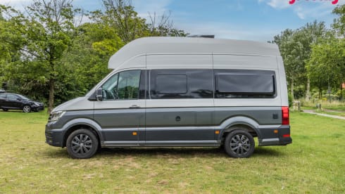 4-person VW GRAND CALIFORNIA automatic WITH AIR CONDITIONING, shower and toilet 