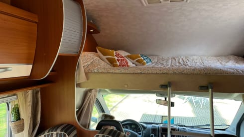 Willem – Nice and complete 6 person camper