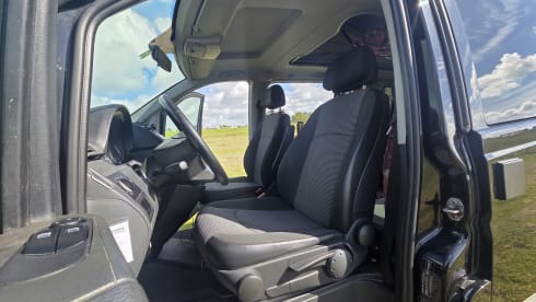 Blacky – Mercedes- Benz Vito Camper 5-Pers. "Blacky" | Automaat & Airco | Euro 5