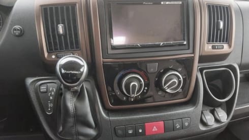4-pin McLouis integrated from 2021