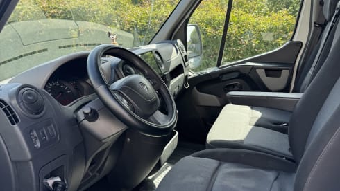 WoodenCabin on Wheels – 3p Renault campervan uit 2025 