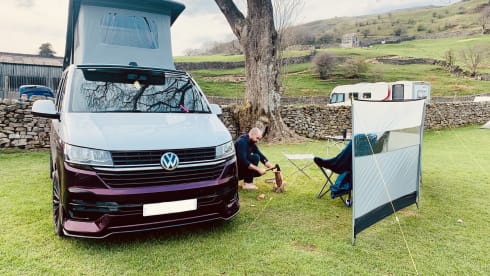 Violet – 4 berth Volkswagen Campervan 2020 - Brand new conversion