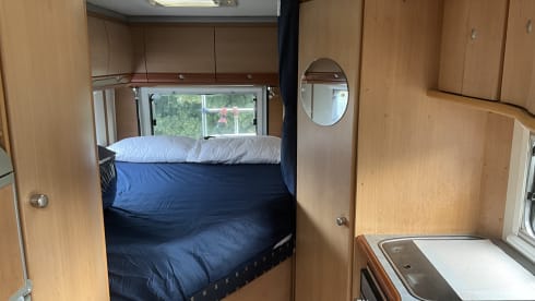 Blue – 4 berth Dethleffs   2004