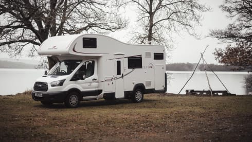 Jura – Jura - 5 Berth Luxury Motorhome
