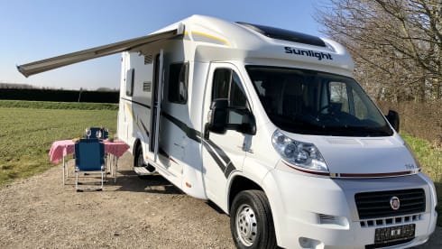 Very nice and complete spacious family camper for 2-4 persons