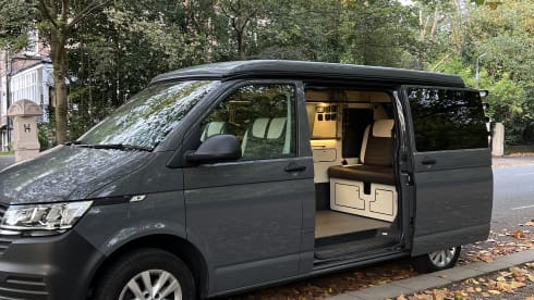 Shelagh – 4 berth Volkswagen campervan 2020- Insurance included 