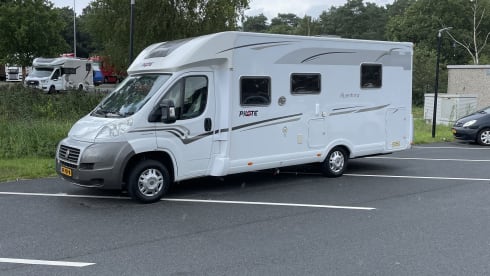 Spacious luxury 4 person Pilote camper many extras Queens bed semi-integrated 2013