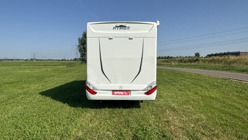 Beautiful Hymer 2-seater