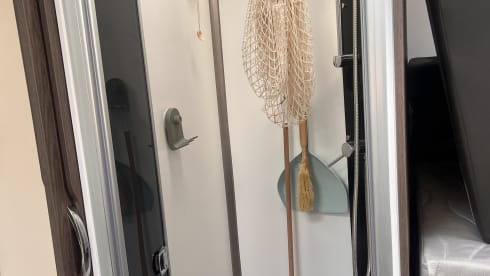 Benimar Cocoon 463 - semi-integrated - built in 2023