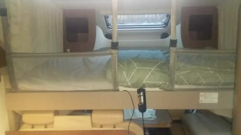 Luxury motorhome 4 persons automatic.