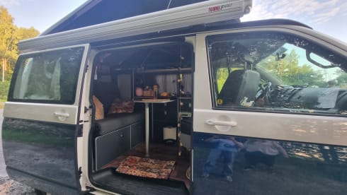 Lucky – Vivez l'aventure à quatre avec cette caravane amusante !