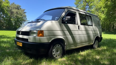 Calí – Very neat original VW T4 California Coach