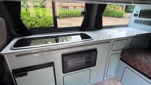 Dame Judy – 4 berth Volkswagen campervan from 2024