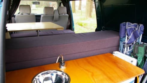 Holland – 2p Volkswagen campervan from 1998