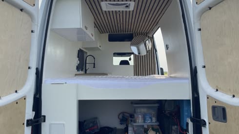 The Hustle Van – Off-grid freedom with The Hustle Van