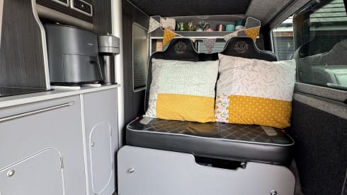 T30 Explorer – 4 berth Volkswagen campervan 