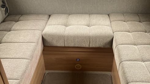 6 berth Swift Escape 686