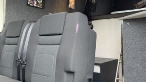 Vida the Van – Vida the Van – Adventure ready, off grid, VW Crafter LWB family campervan