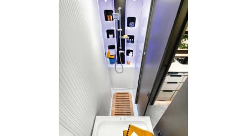 CAMPERO – Luxury 2022 4-Berth Chausson X550 for Your Next Adventure