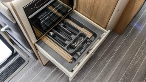 2025 Roller Team 707 Auto  – 2025 5 posti letto/Auto, cuccette, ampio salone  