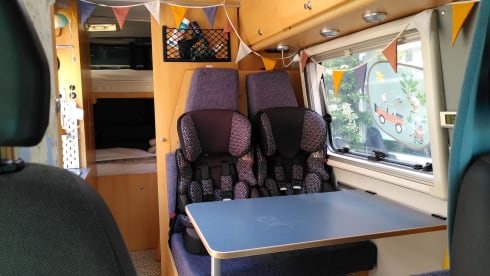 Bassie – Fijne Citroën jumper bus uit 2003 (5 personen!)
