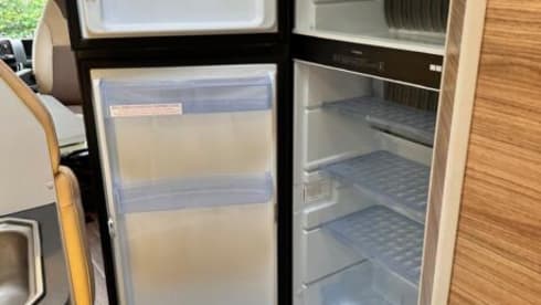 A3 – 4p Adria Mobil semi-integrated 