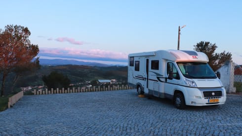 4-5 person Adria Coral S-680 SP